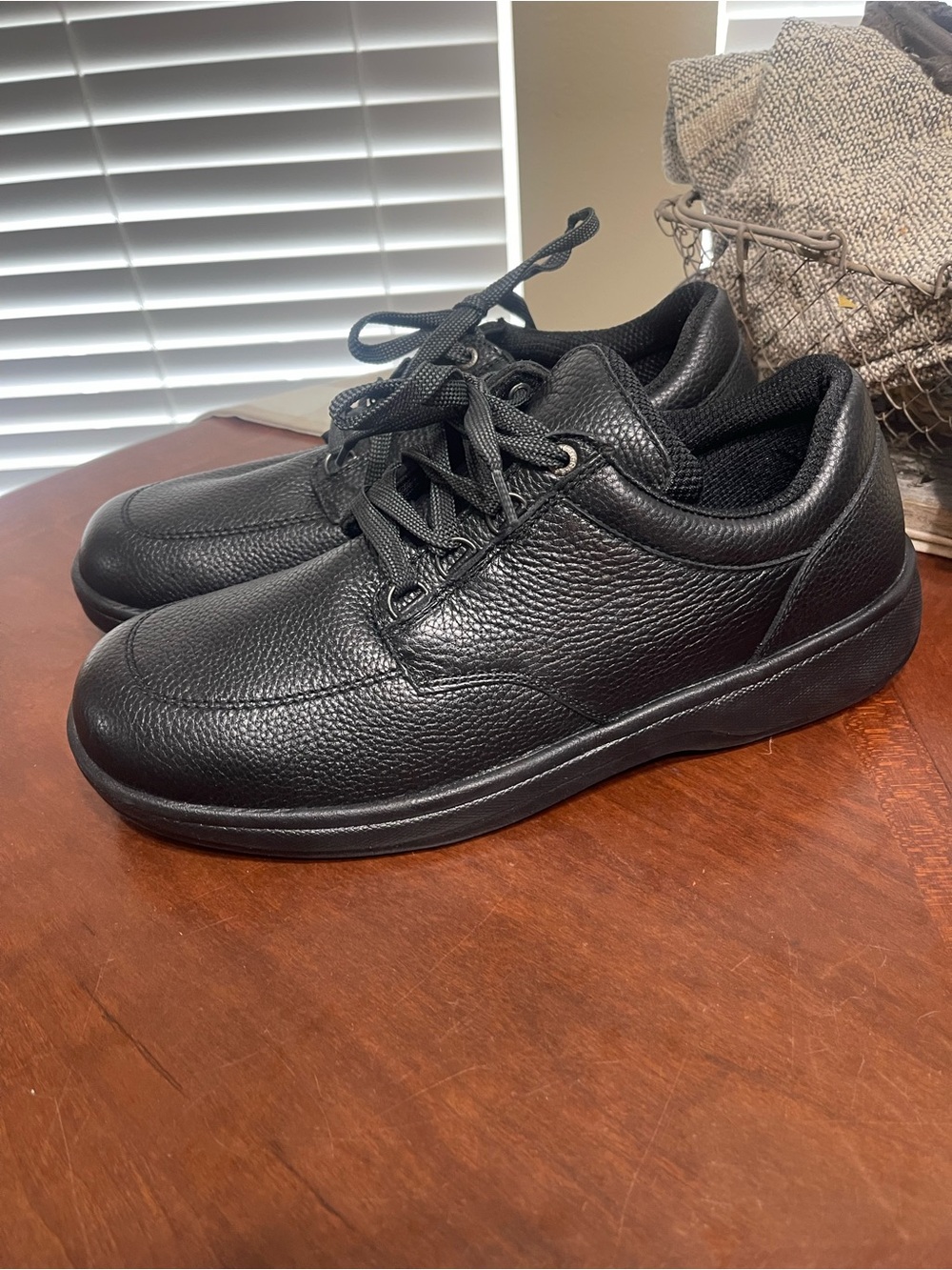 Orthofeet Avery Island 410 Shoes Mens  Black Leather Oxford *read
